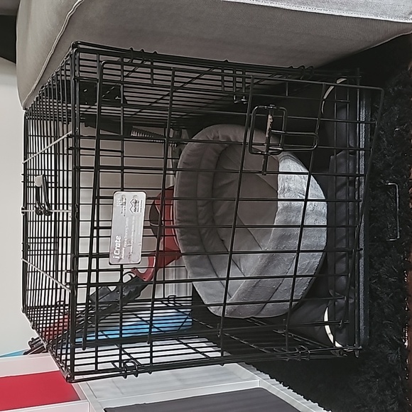 SOLD: Midi size Dog cage - Picture 2 of 4